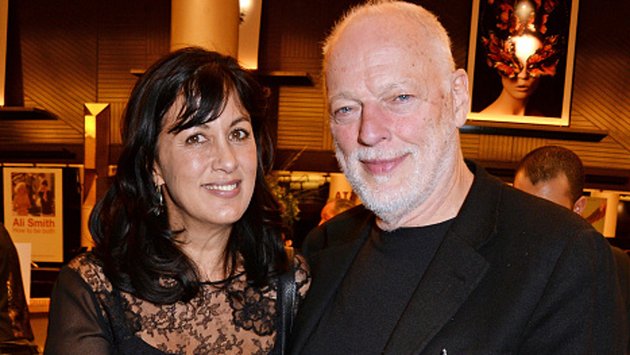 David Gilmour con la moglie Polly Samson, coautrice di molti brani del disco