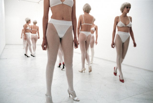 Vanessa Beecroft, VB26 021, 1997 - ©Vanessa Beecroft - Courtesy Galleria Lia Rumma, Milano/Napoli 