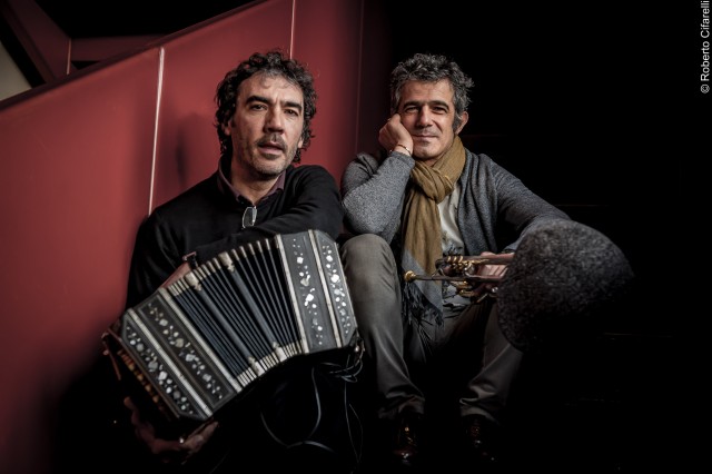 Paolo Fresu + Daniele Di Bonaventura (foto di Roberto Cifarelli)