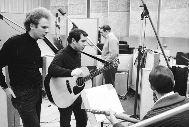Simon & Garfunkel in studio con Roy Halee negli anni Sessanta